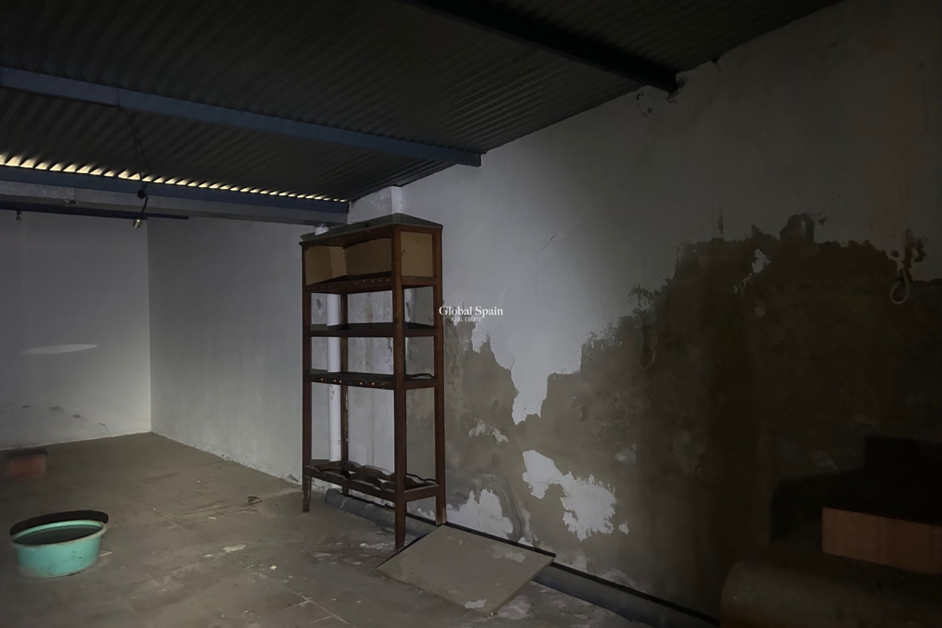 Resale - HOUSE -
JACARILLA - Inland