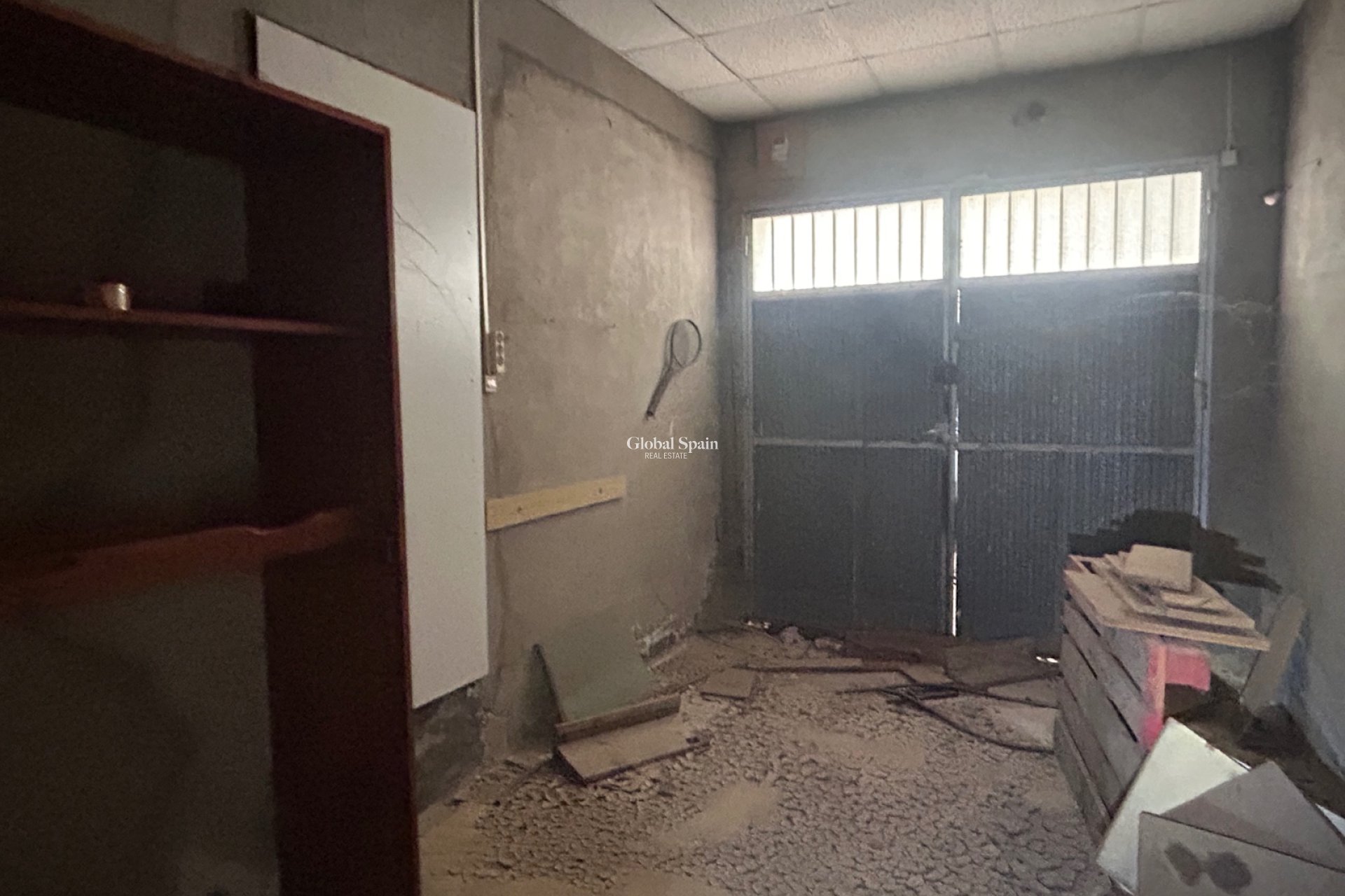 Resale - HOUSE -
JACARILLA - Inland