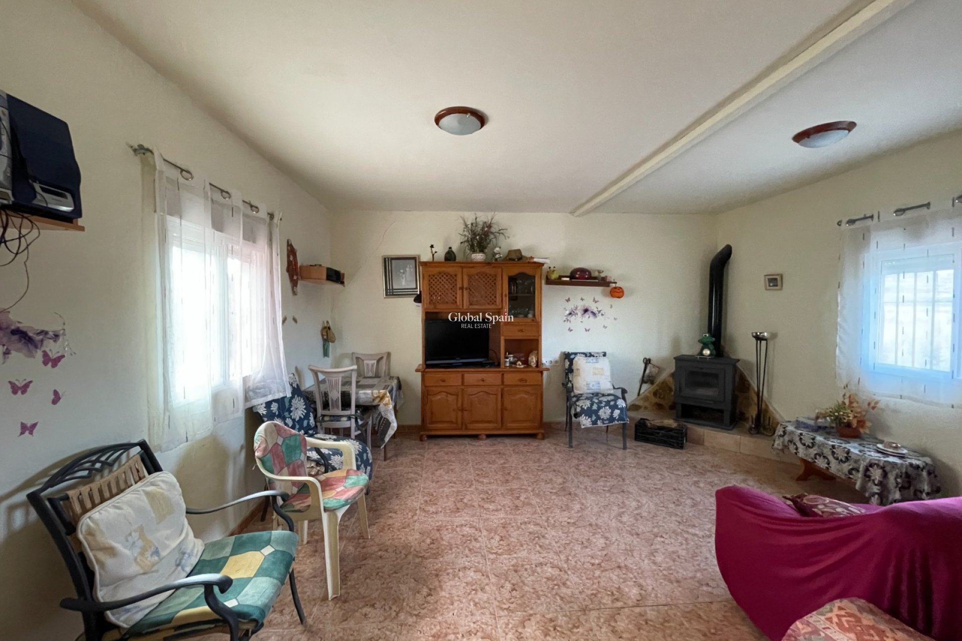 Resale - HOUSE -
JACARILLA - Inland