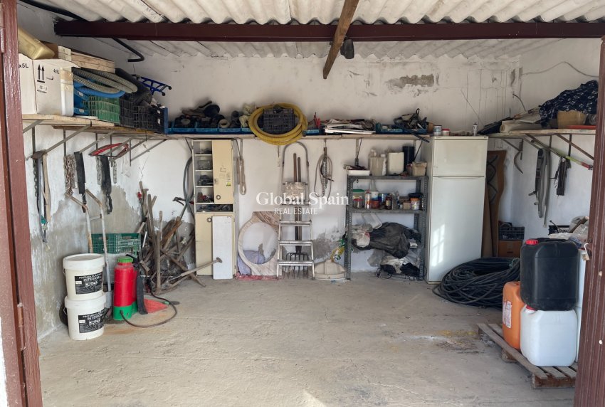 Resale - HOUSE -
JACARILLA - Inland