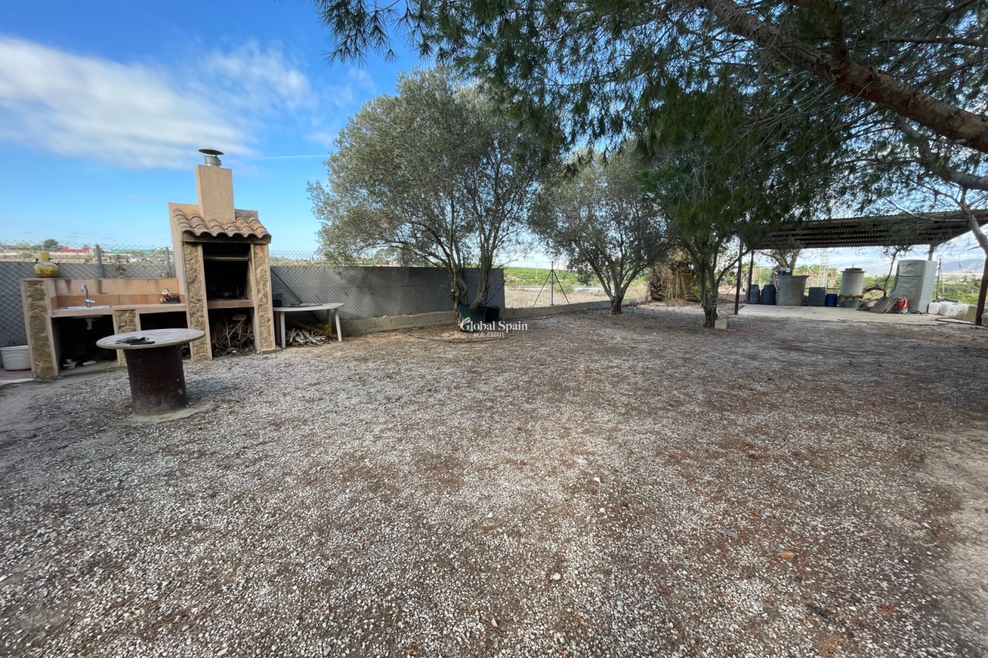 Resale - HOUSE -
JACARILLA - Inland