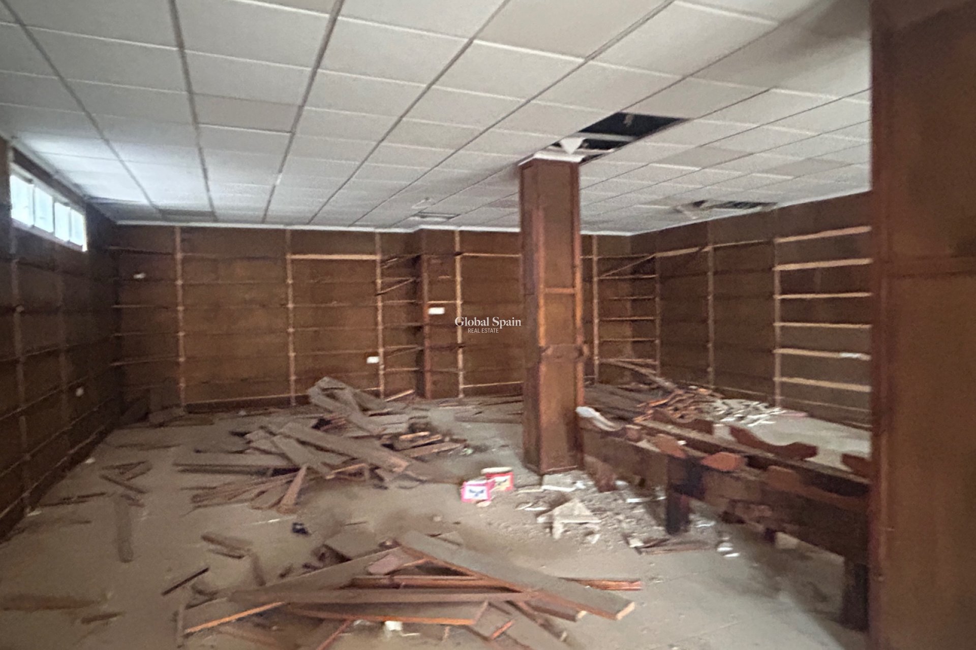 Resale - HOUSE -
JACARILLA - Inland