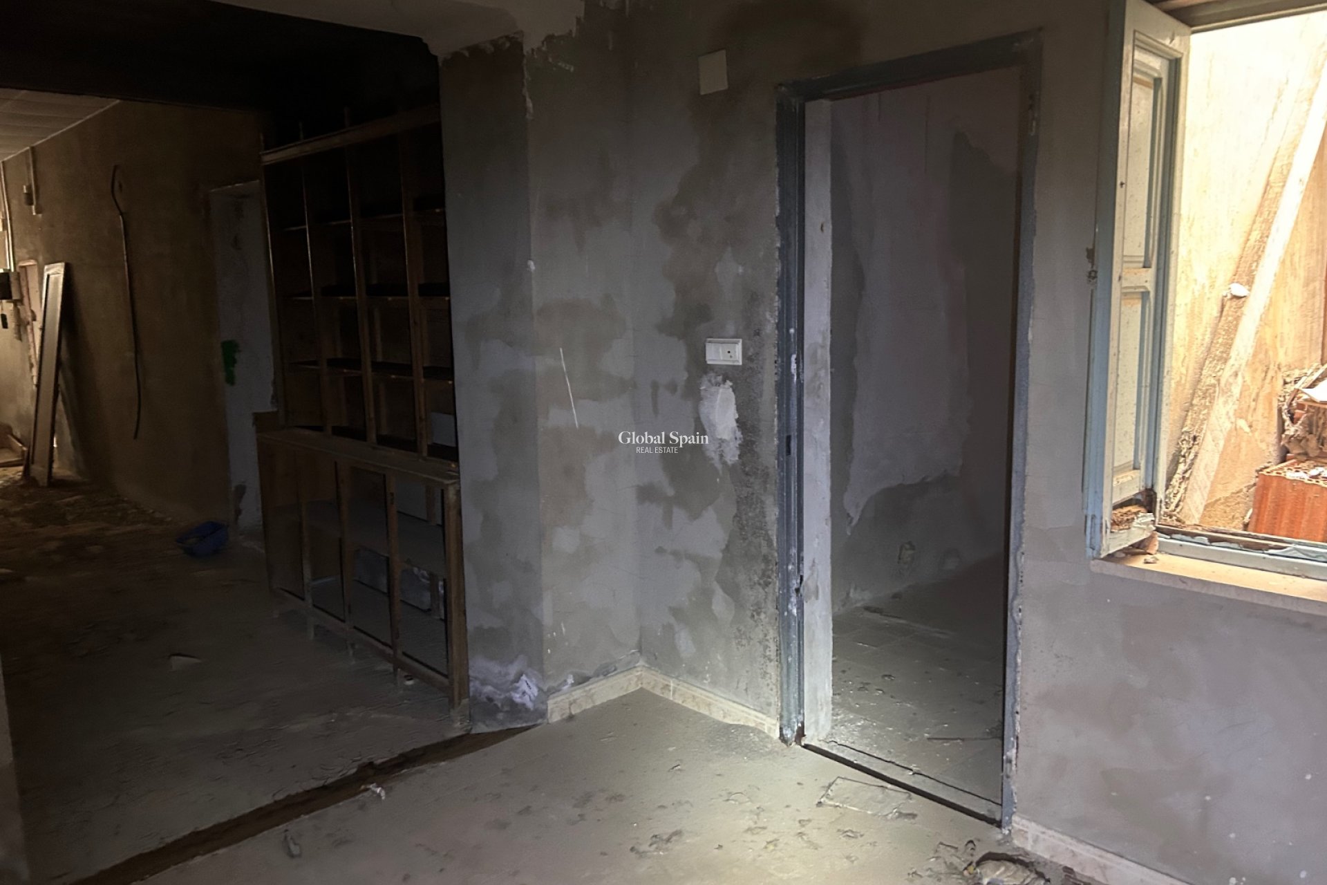 Resale - HOUSE -
JACARILLA - Inland