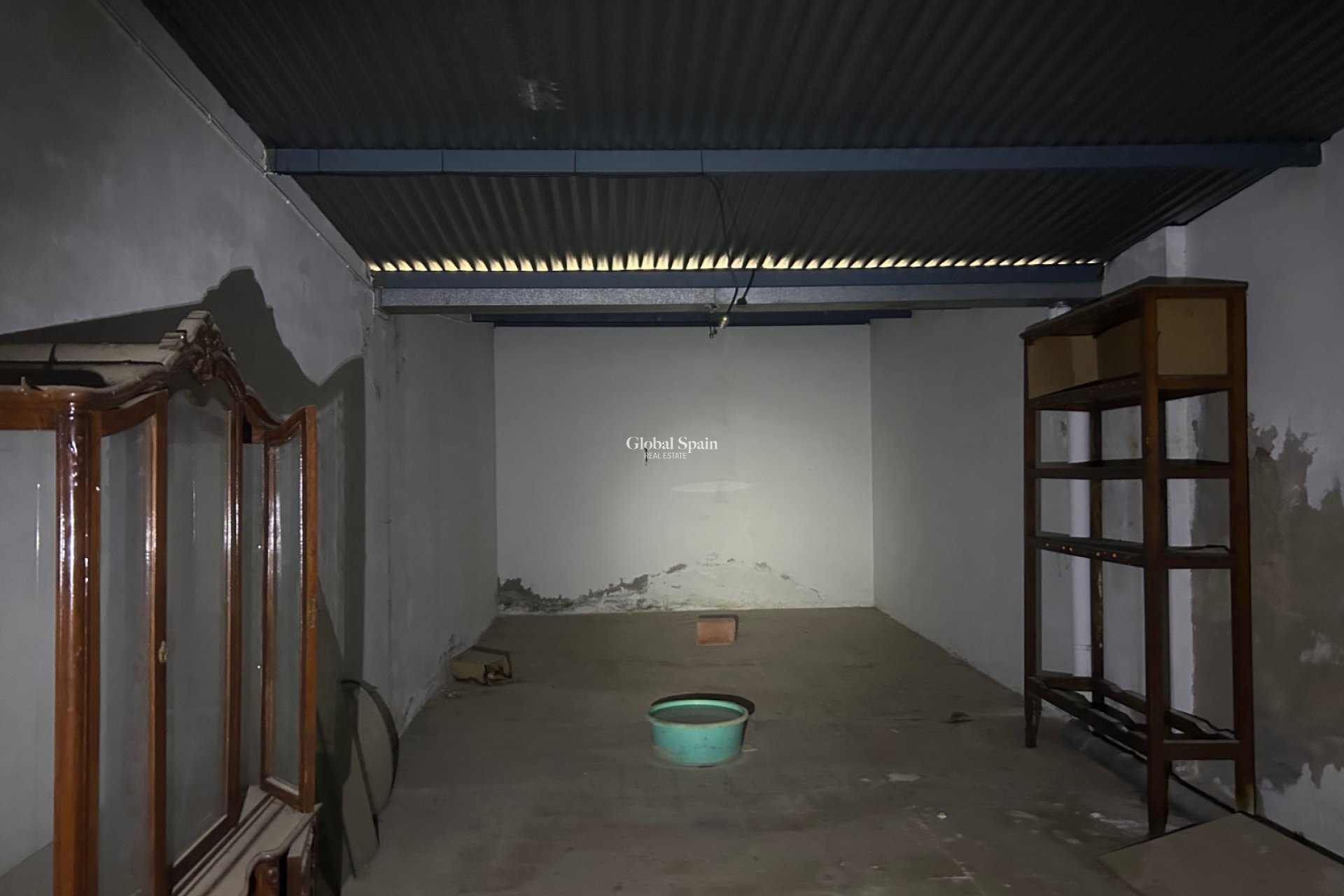 Resale - HOUSE -
JACARILLA - Inland