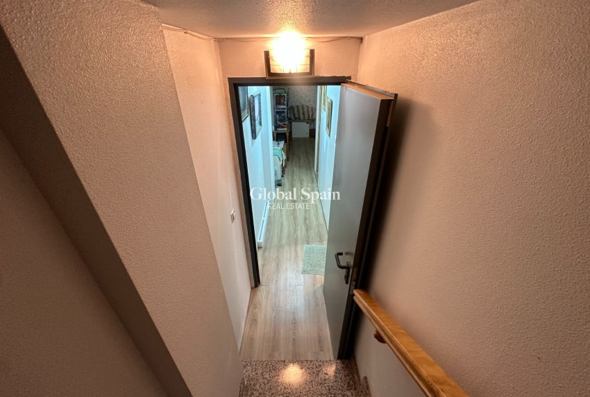 Resale - HOUSE -
JACARILLA - Inland