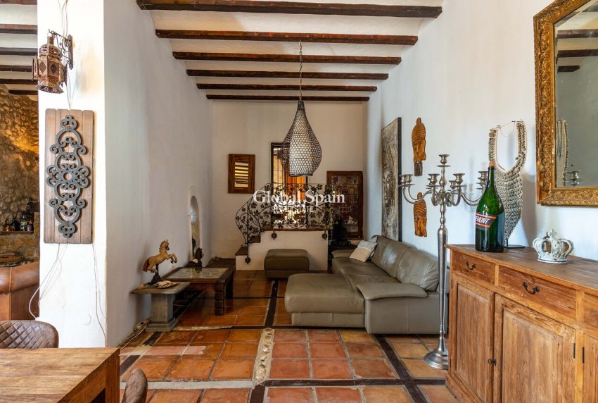 Resale - HOUSE -
JALÓN - Inland