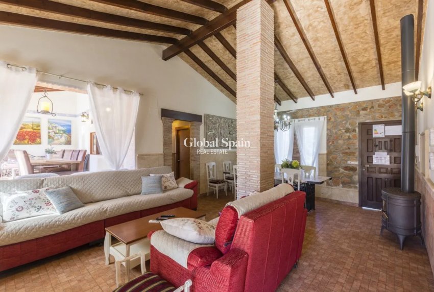 Resale - HOUSE -
JALÓN - Inland