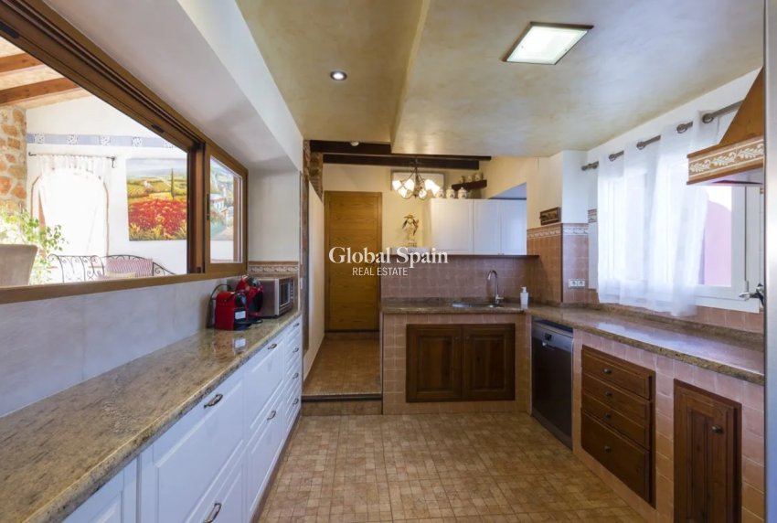 Resale - HOUSE -
JALÓN - Inland