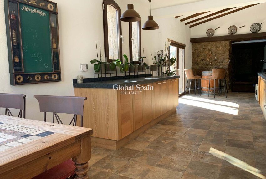 Resale - HOUSE -
JALÓN - Inland