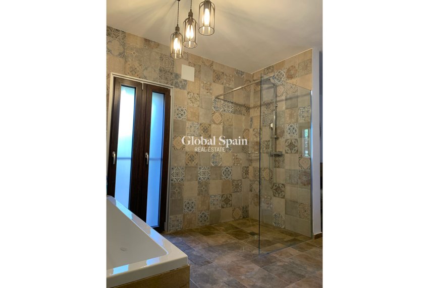 Resale - HOUSE -
JALÓN - Inland