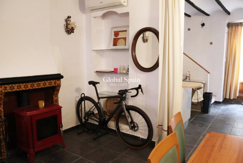 Resale - HOUSE -
JALÓN - Inland