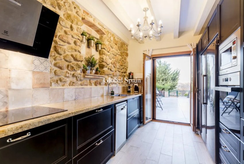 Resale - HOUSE -
JALÓN - Inland