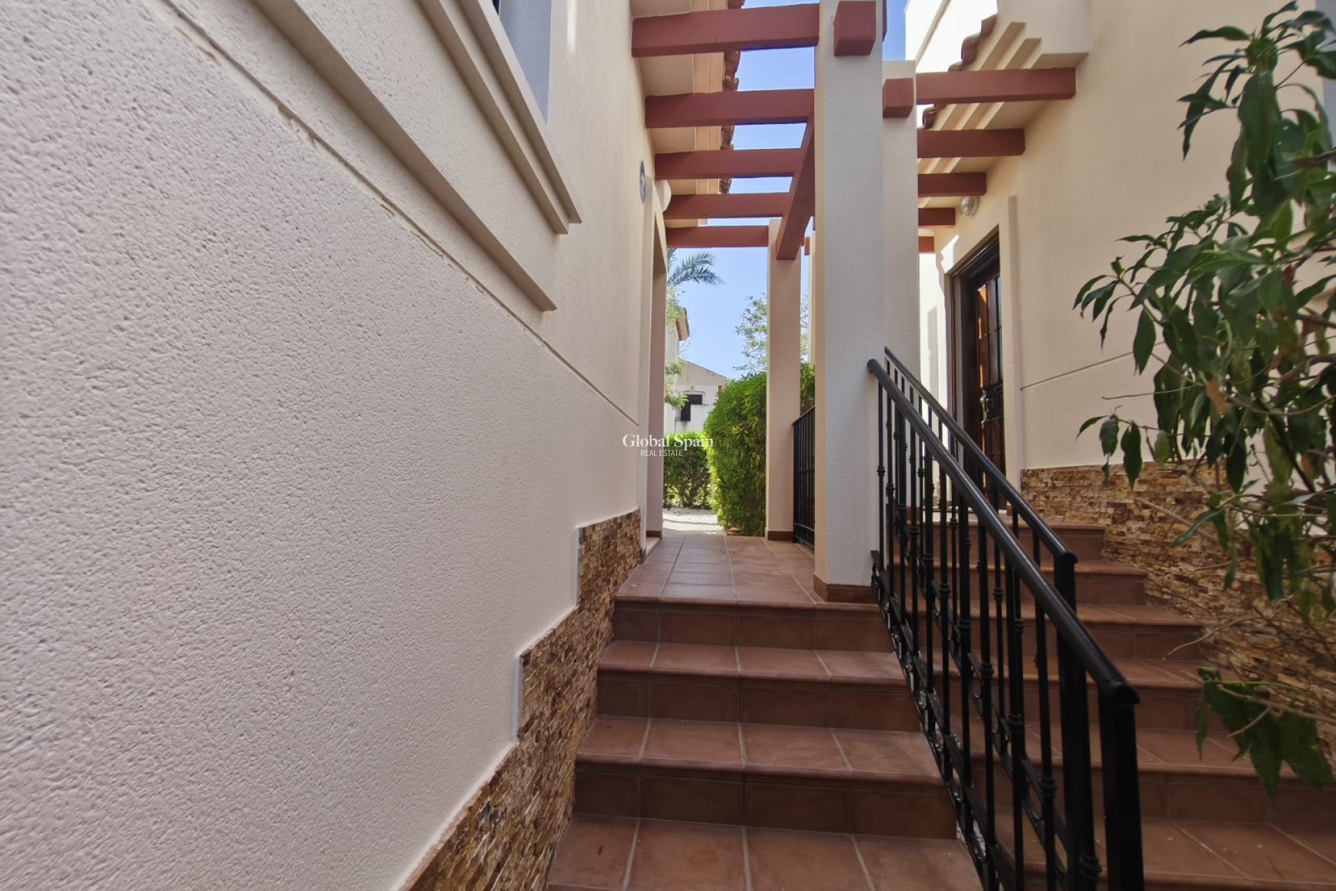 Resale - HOUSE -
LA FINCA GOLF - Inland