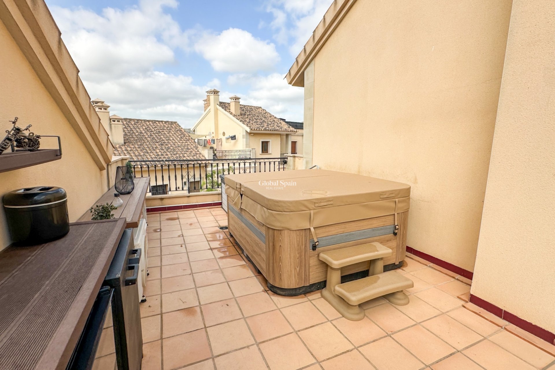 Resale - HOUSE -
LA FINCA GOLF - Inland