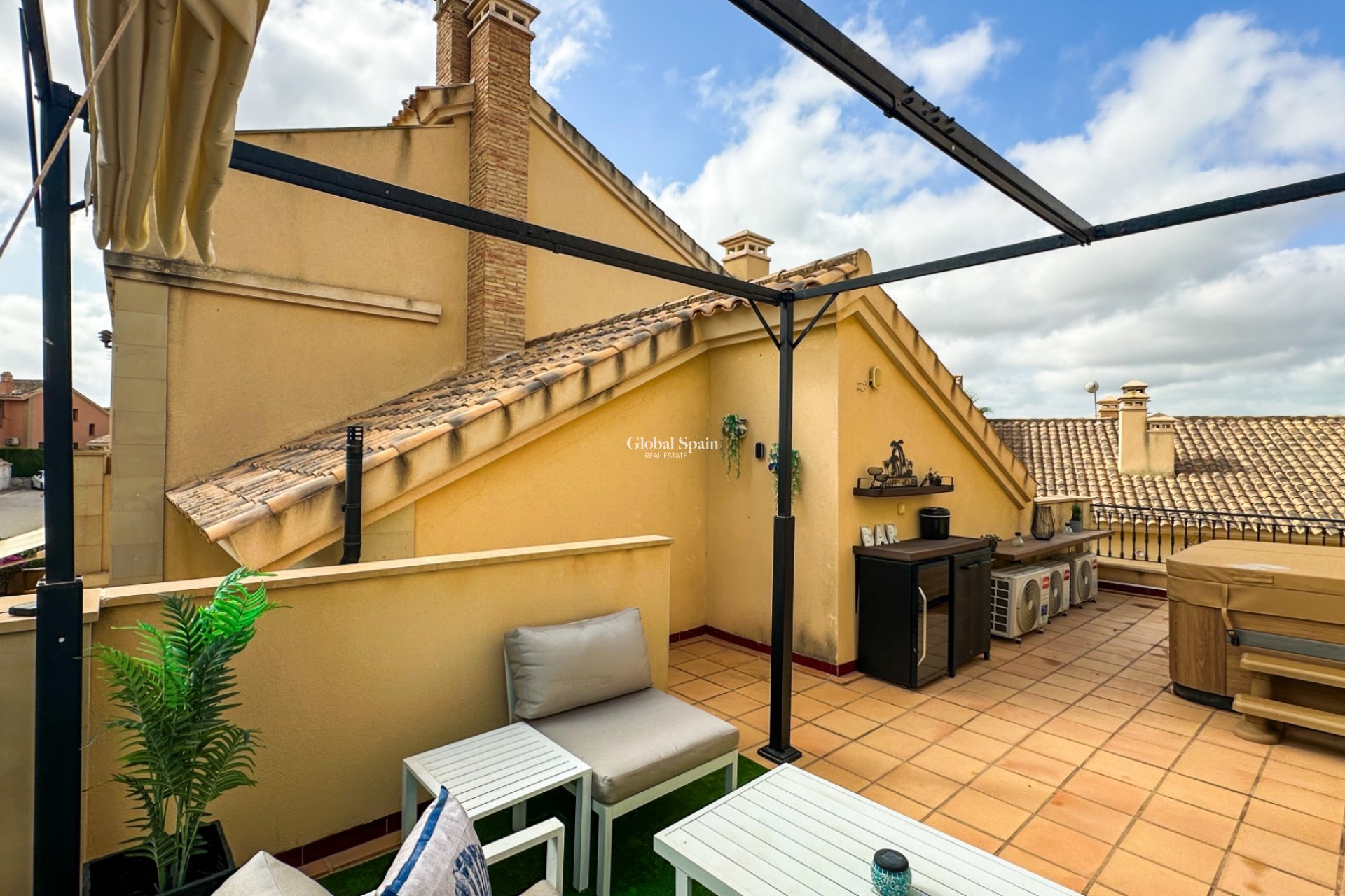 Resale - HOUSE -
LA FINCA GOLF - Inland
