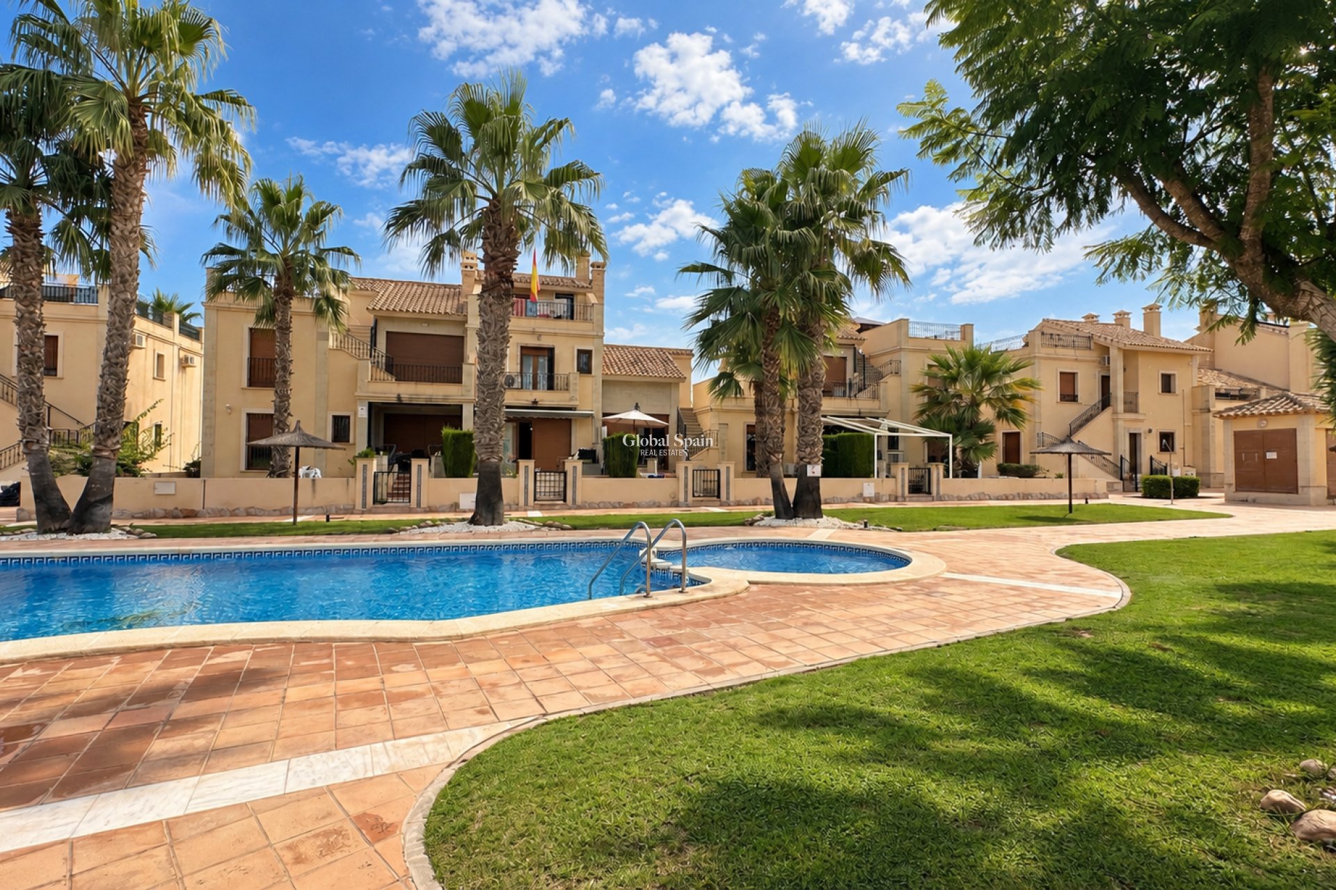 Resale - HOUSE -
LA FINCA GOLF - Inland