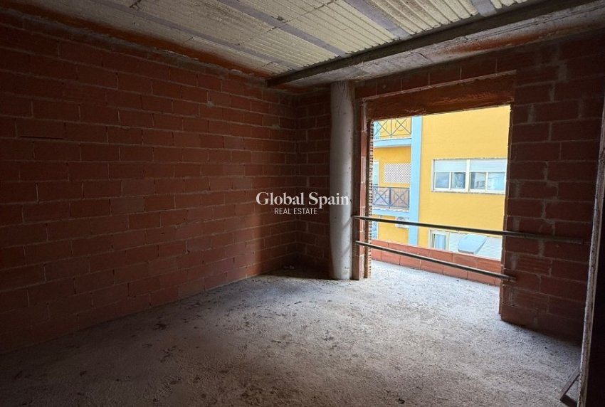 Resale - HOUSE -
LA FONT D'EN CARRÒS - Centro