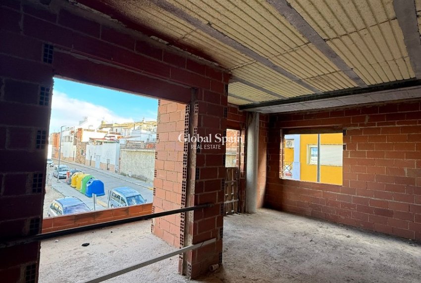 Resale - HOUSE -
LA FONT D'EN CARRÒS - Centro