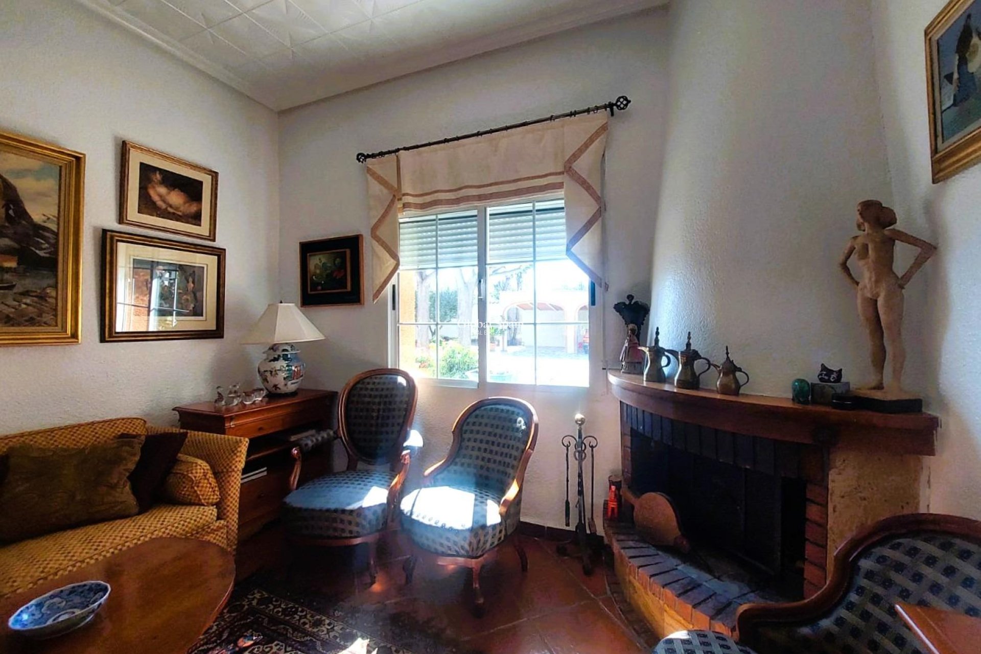 Resale - HOUSE -
LA MARINA - Costa Blanca