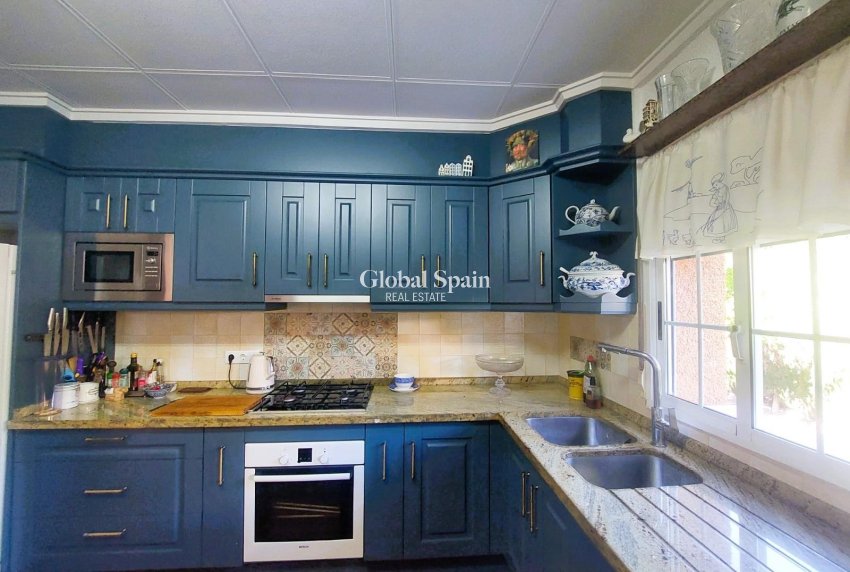 Resale - HOUSE -
LA MARINA - Costa Blanca