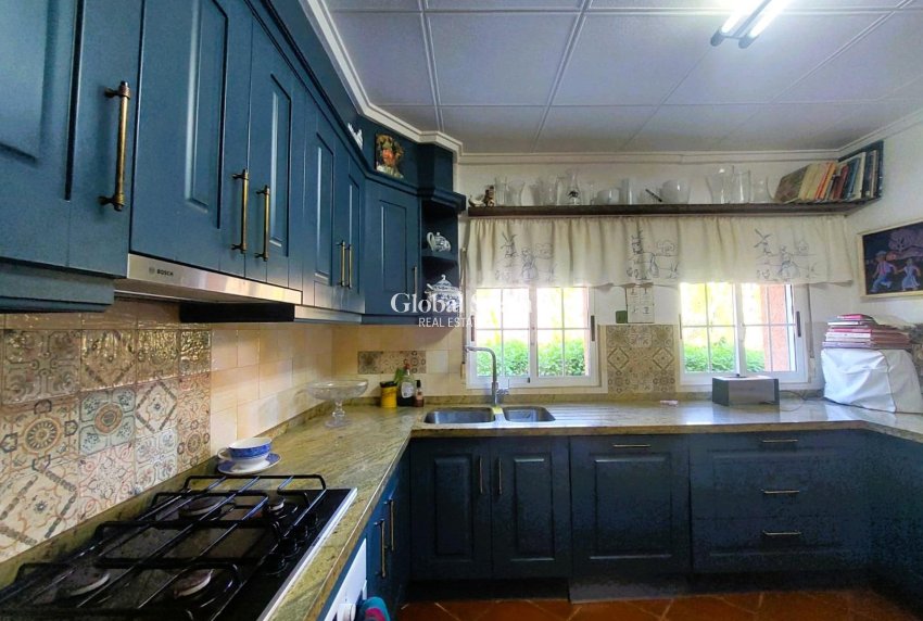 Resale - HOUSE -
LA MARINA - Costa Blanca