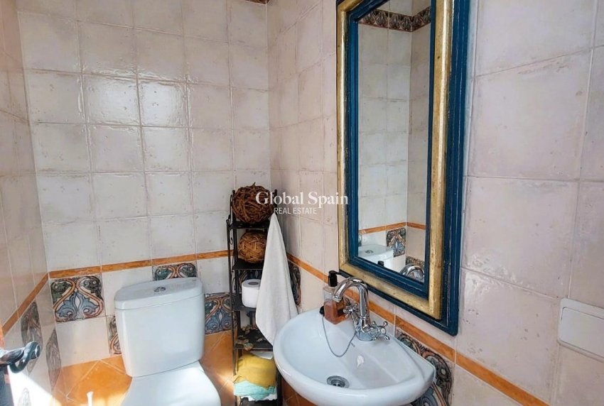 Resale - HOUSE -
LA MARINA - Costa Blanca