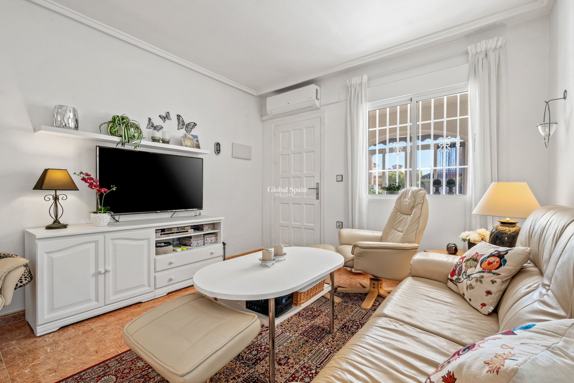 Resale - HOUSE -
LA MARINA - Costa Blanca