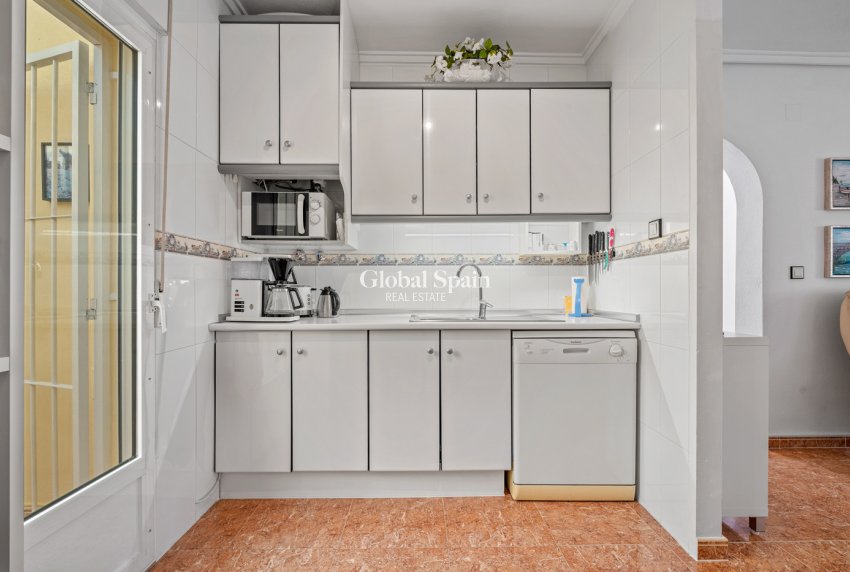 Resale - HOUSE -
LA MARINA - Costa Blanca