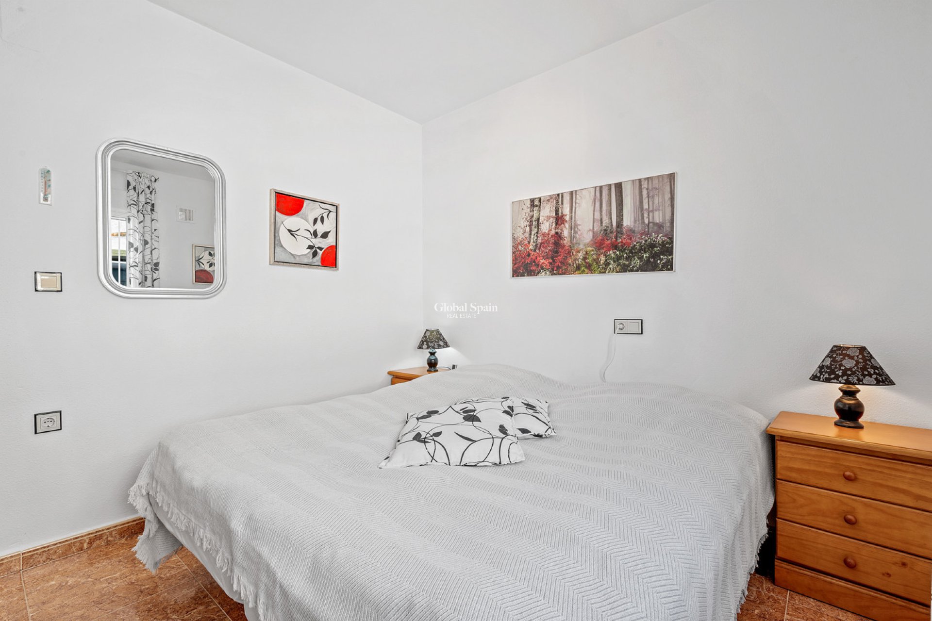 Resale - HOUSE -
LA MARINA - Costa Blanca