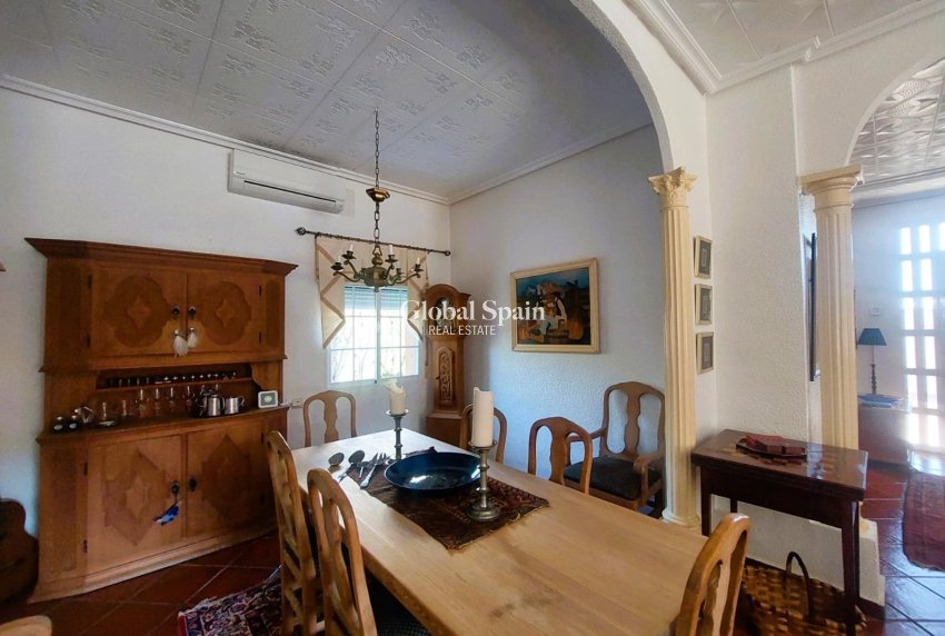 Resale - HOUSE -
LA MARINA - Costa Blanca