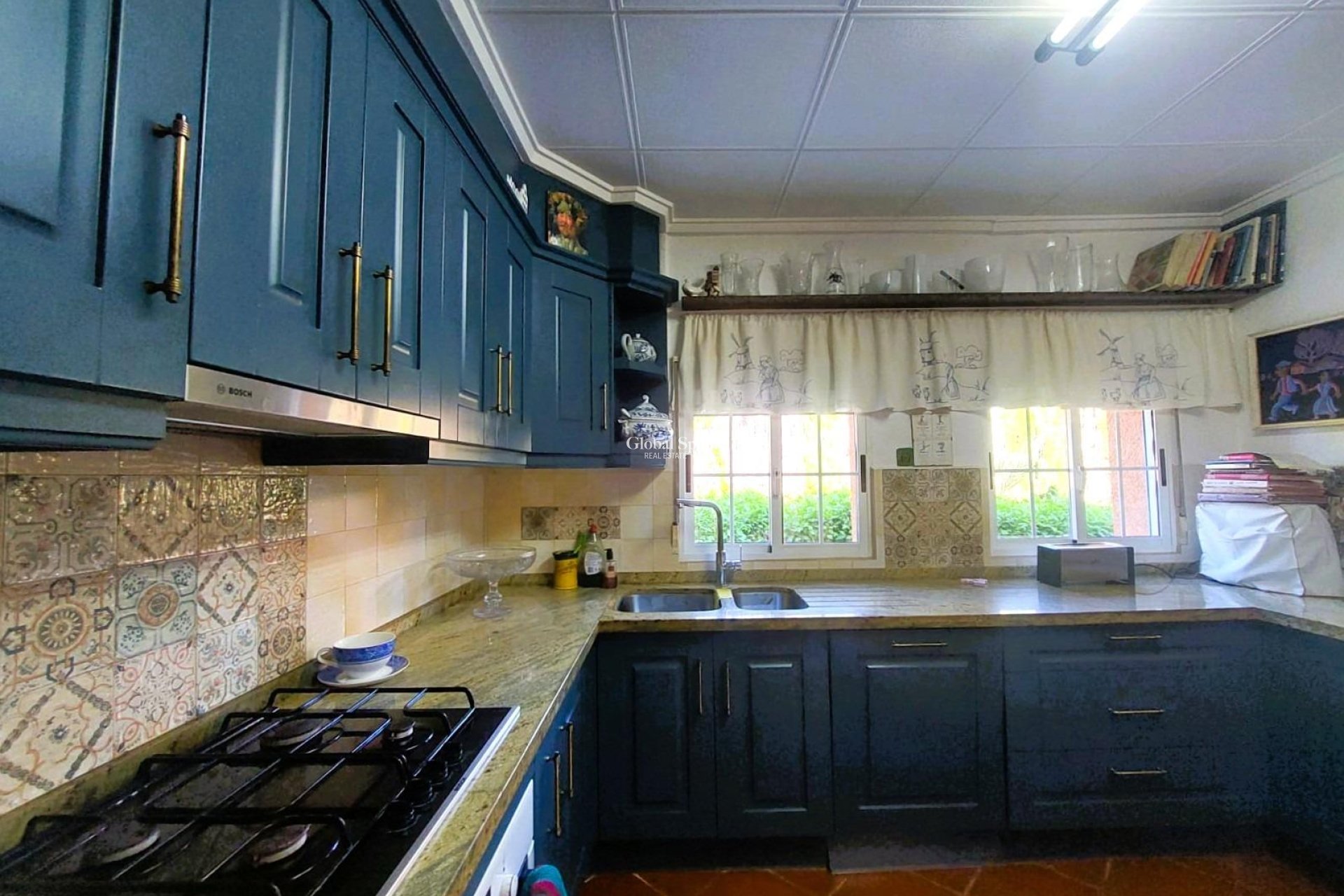 Resale - HOUSE -
LA MARINA - Costa Blanca