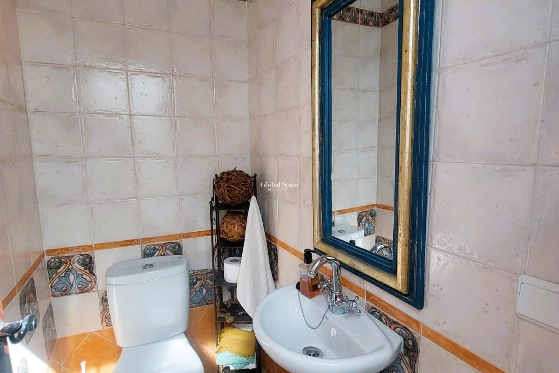 Resale - HOUSE -
LA MARINA - Costa Blanca