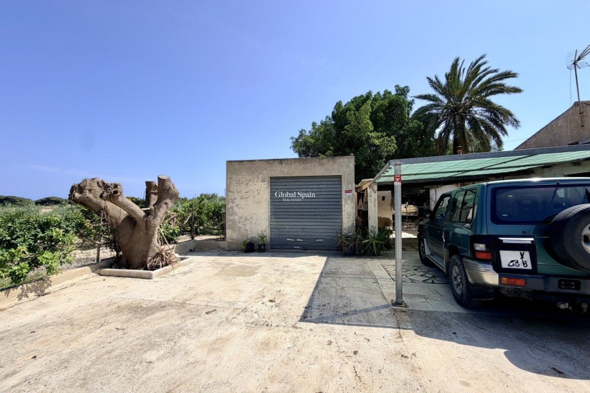 Resale - HOUSE -
LA MARINA - Costa Blanca