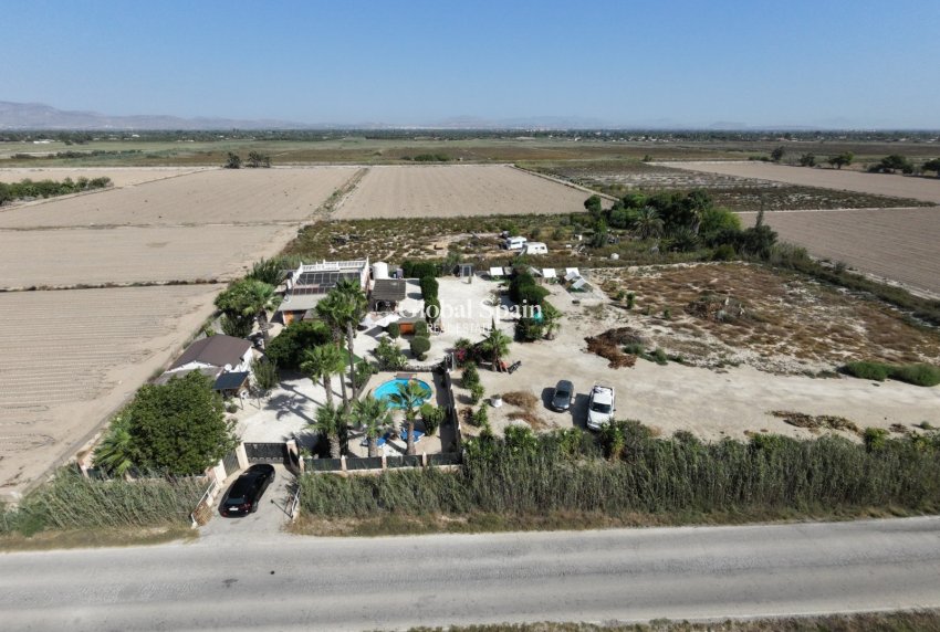 Resale - HOUSE -
LA MARINA - Elche / Elx