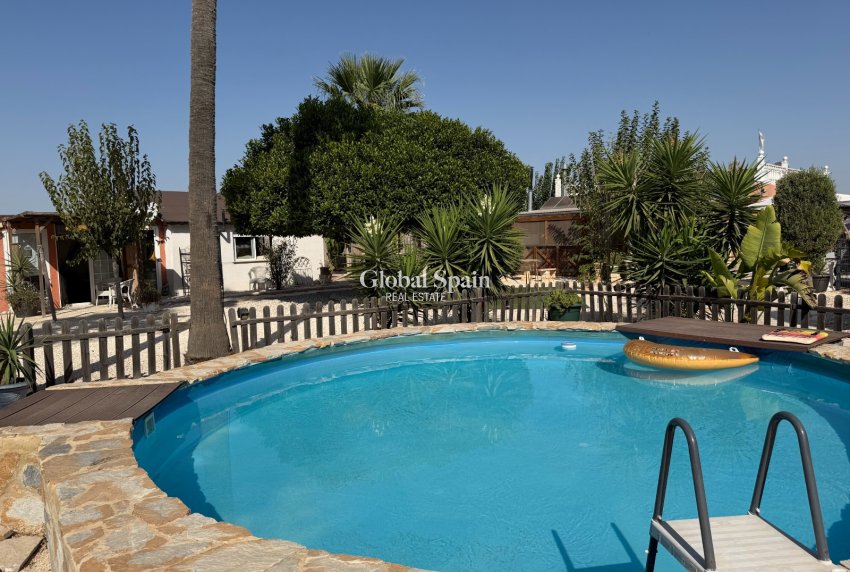 Resale - HOUSE -
LA MARINA - Elche / Elx