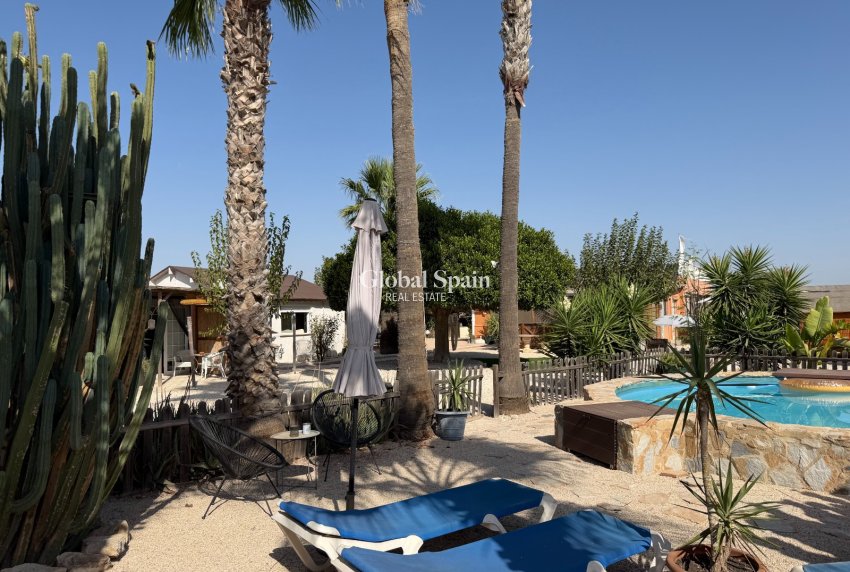 Resale - HOUSE -
LA MARINA - Elche / Elx