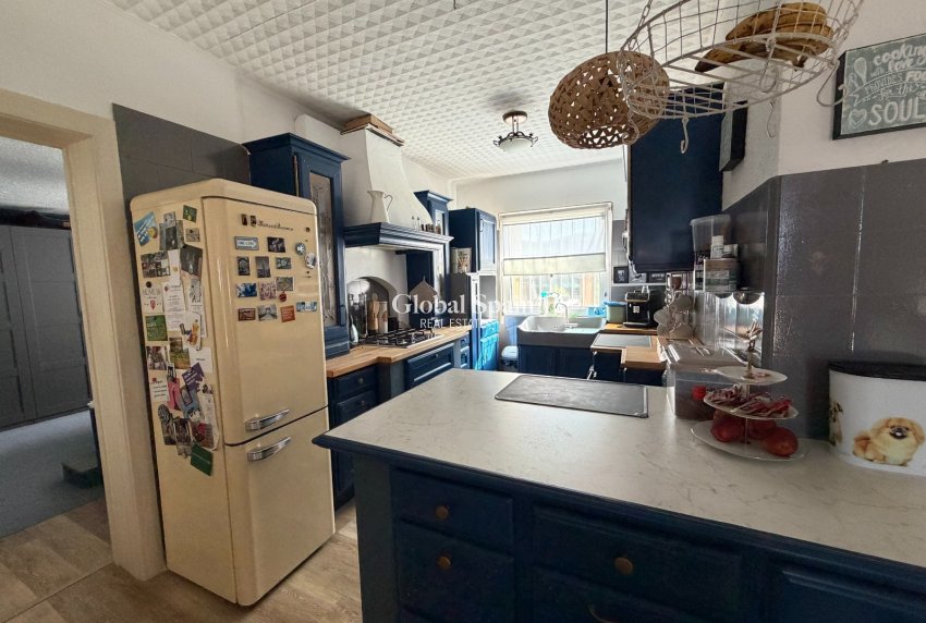 Resale - HOUSE -
LA MARINA - Elche / Elx