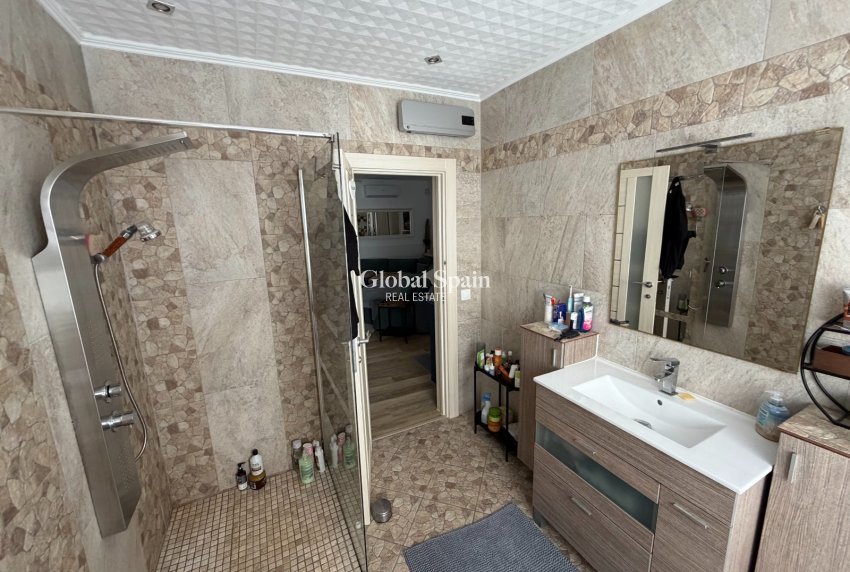 Resale - HOUSE -
LA MARINA - Elche / Elx
