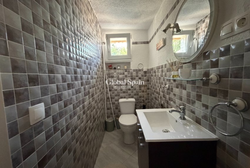 Resale - HOUSE -
LA MARINA - Elche / Elx