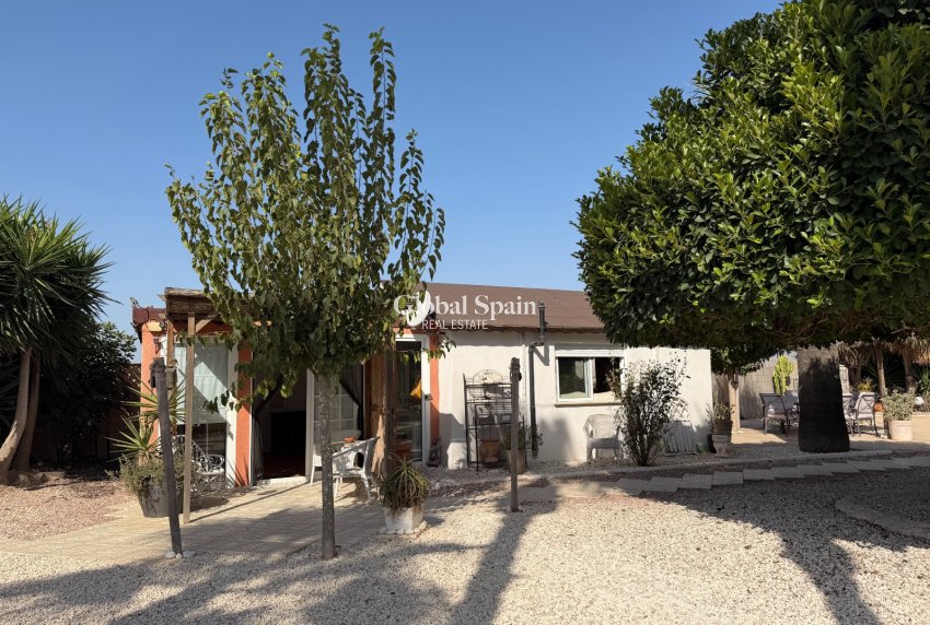 Resale - HOUSE -
LA MARINA - Elche / Elx