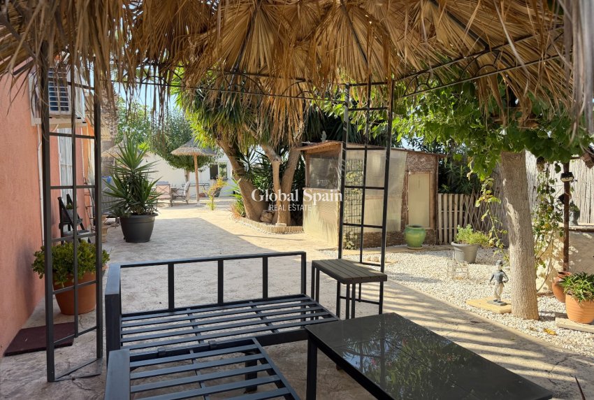 Resale - HOUSE -
LA MARINA - Elche / Elx