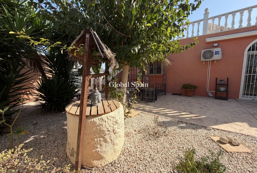 Resale - HOUSE -
LA MARINA - Elche / Elx