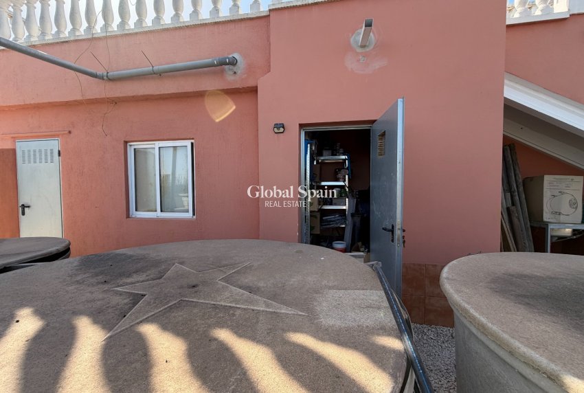 Resale - HOUSE -
LA MARINA - Elche / Elx