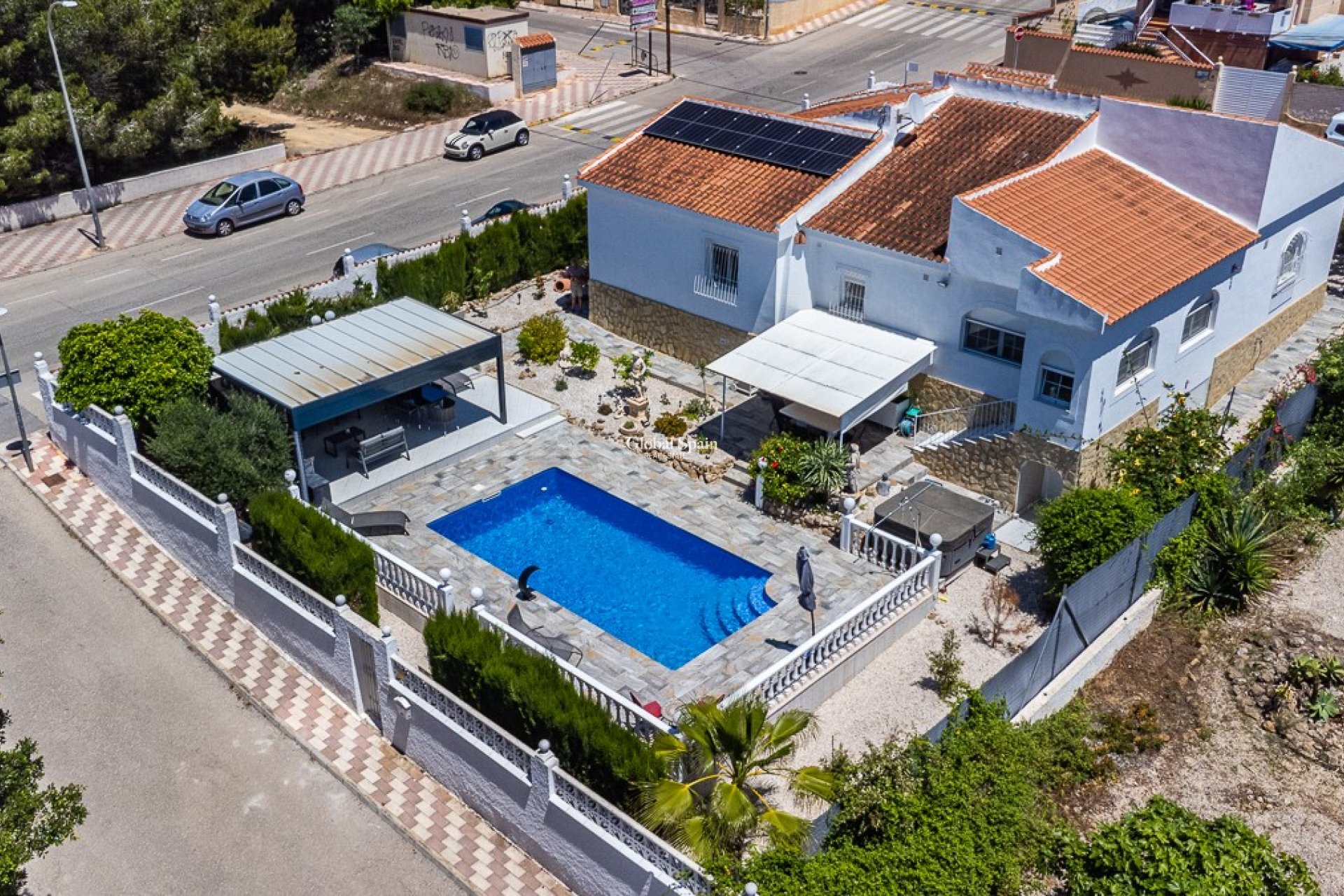 Resale - HOUSE -
LA MARINA