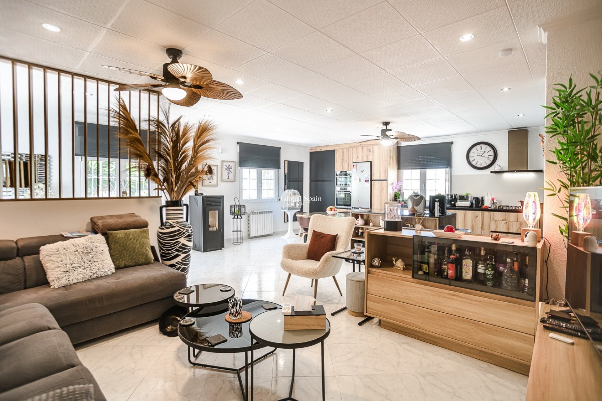 Resale - HOUSE -
LA MARINA