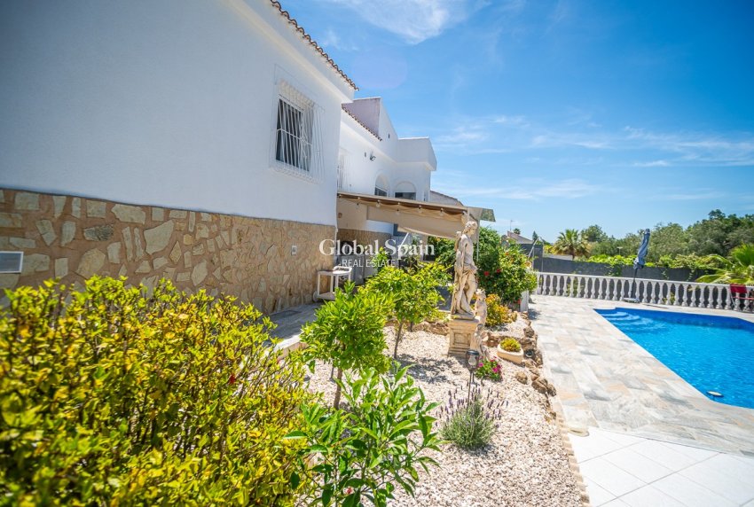 Resale - HOUSE -
LA MARINA