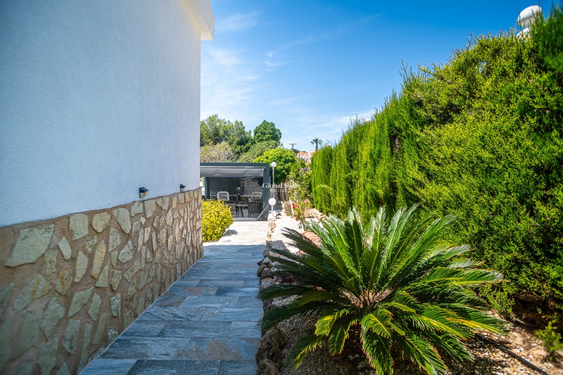 Resale - HOUSE -
LA MARINA