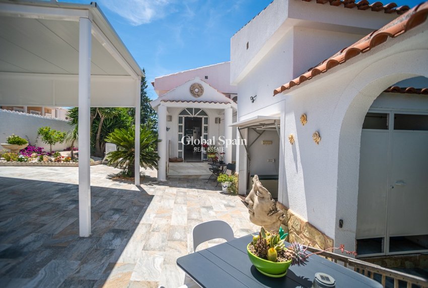 Resale - HOUSE -
LA MARINA