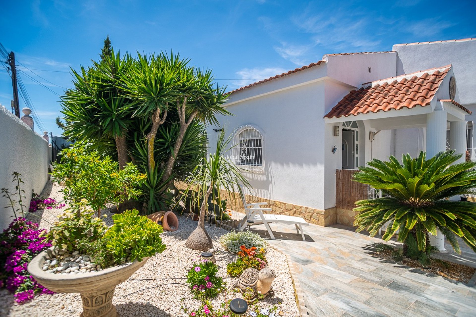 Resale - HOUSE -
LA MARINA