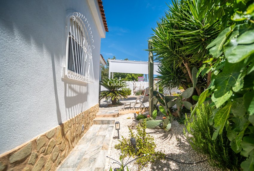 Resale - HOUSE -
LA MARINA